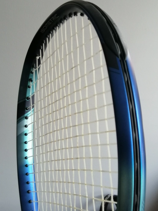 Vendo yonex ezone 100 
