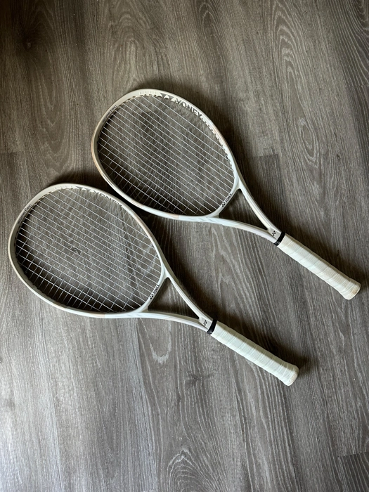 Coppia Yonex Vcore 100 Sand Beige L4