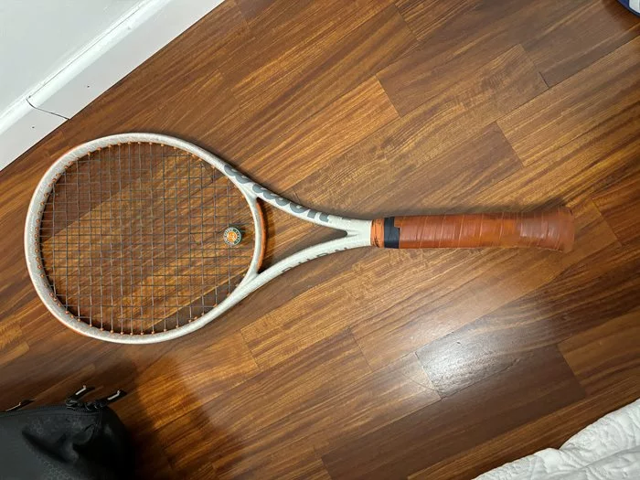 RACCHETTA TENNIS WILSON BURN 100 LS V5.0 ROLAND GARROS (GRIGIA E MARRONE)