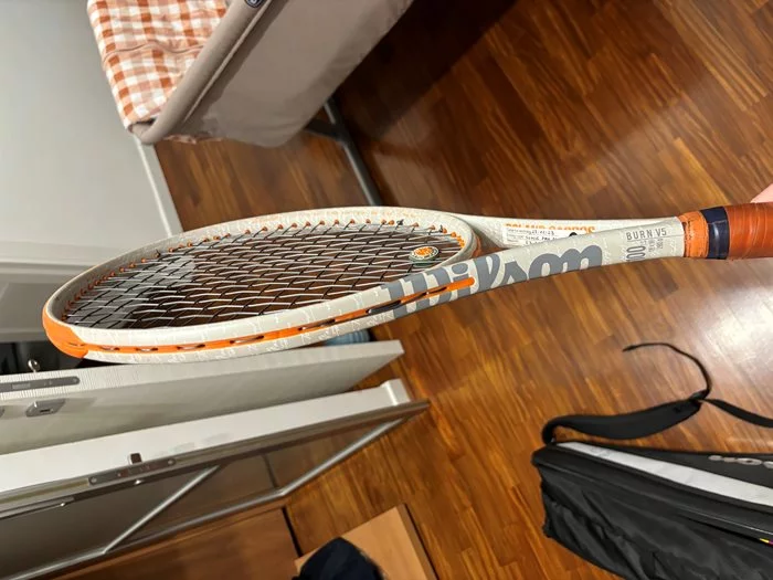 RACCHETTA TENNIS WILSON BURN 100 LS V5.0 ROLAND GARROS (GRIGIA E MARRONE)