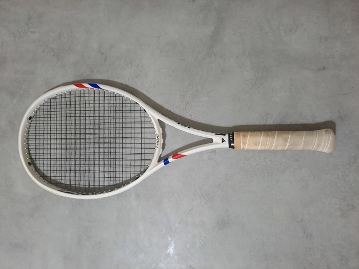TECNIFIBRE TFIGHT 2025 300G MANICO 3