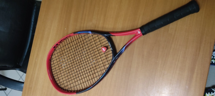 RACCHETTA TENNIS YONEX VCORE 100